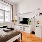 Premium Apartment Nearby Centre
